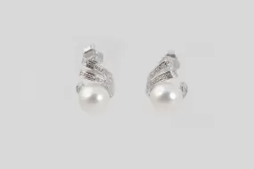 14k White Gold 0.060tcw Diamond & 7.8mm Pearl Stud Earrings (3.20g.)