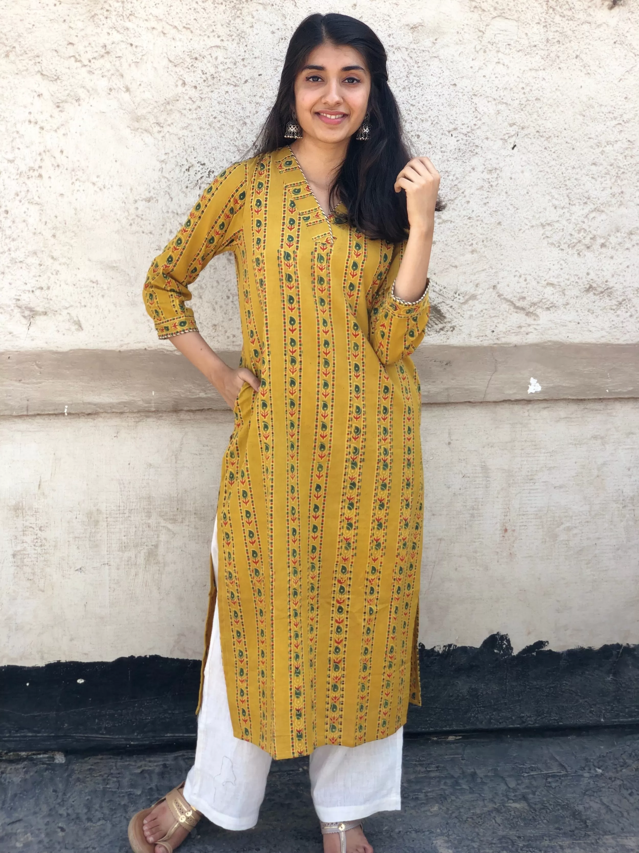 Ambi Border Kurta | Relove