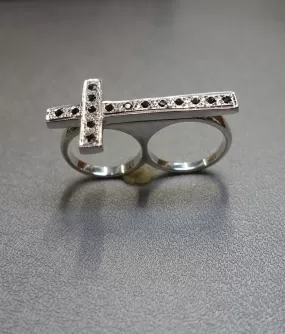 RING SILVER BLACK DIAMONDS CROSS TWO FINGERS